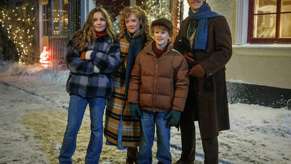 Blanca Eliasson, Maja Rung , Gusten Wickberg och Simon J Berger i "Tidstjuven". Pressbild.