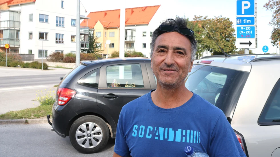 Juan Garrido tycker att hyreshöjningarna behöver pausas nu.