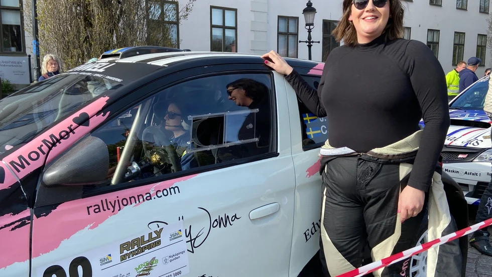 Rallyföraren Jonna Eson Brådhe tilldelades priset för årets idrottsprestation i Nyköping individuellt för 2023. Nu kan alla nominera vem som ska få det för 2024. 