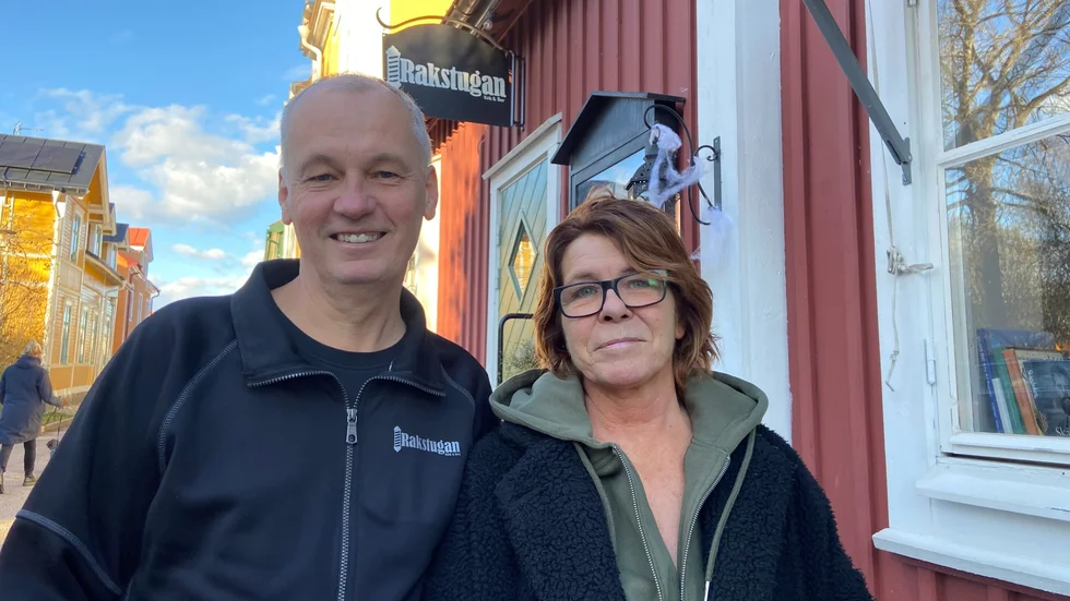 Johan och Maria Ek, som driver Rakstugan kök & bar i Mariefred, är båda glada för de fina recensionerna från White guide.