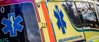 Tonåring till sjukvård efter arbetsplatsolycka