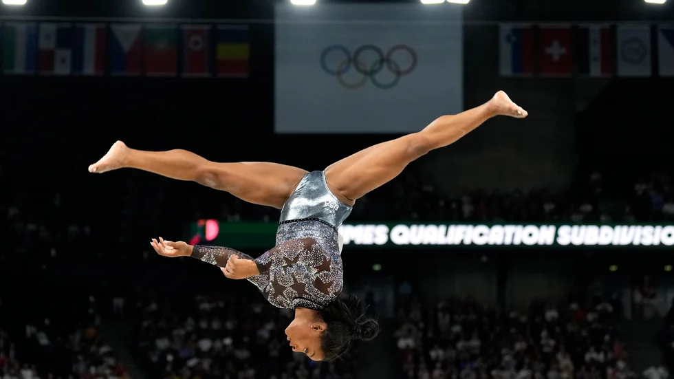 Simone Biles under OS i Paris.
