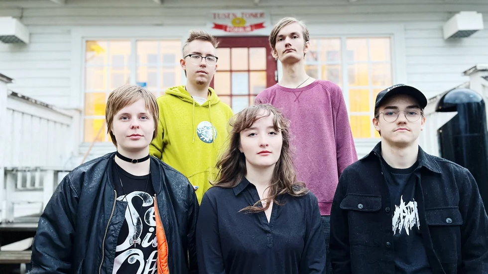 Anton Eliasson, Robin Häggrot, Felicia Hansson Isaksson, Lina Brännström,och Arvid Sturk har lämnat Tusen Toners styrelse efter beslutet om Kiruna- och Snöfestivalen. "Finns inget förtroende för nuvarande styrelse längre", säger Robin Häggrot.