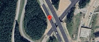 Stillastående lastbil på E4 – problem i trafiken