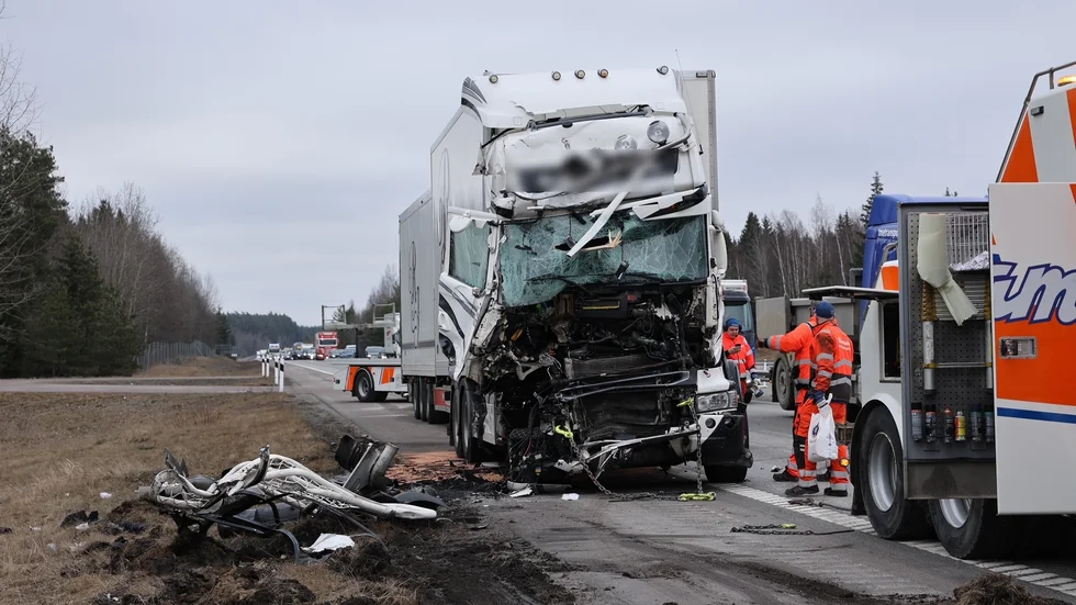 Lastbilsolycka på E18.