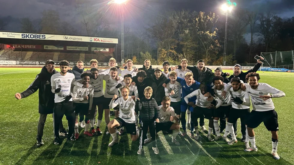 Motala AIF:s U19-lag hade en framgångsrik säsong 2024 och kvalificerade sig för högre serien superettan 2025. Men nu läggs laget ned av ekonomiska skäl. "Väldigt trist", säger tränaren Dragan Zivic som nu står utan uppdrag.