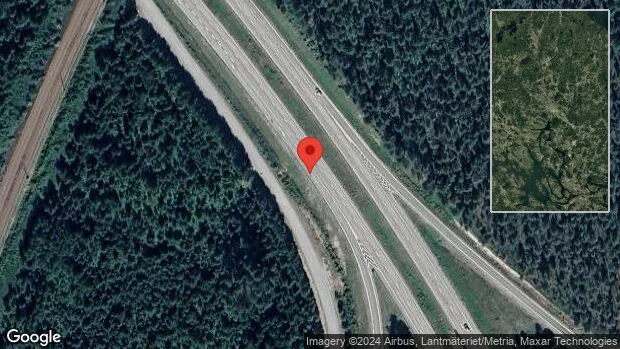 Stillastående personbil på E4 – problem i trafiken