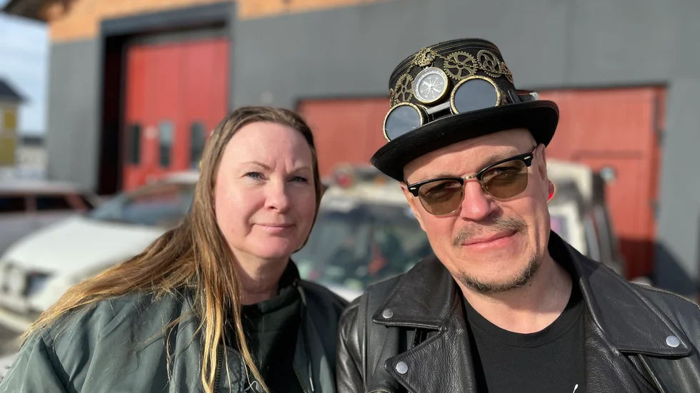 Ingela Korva och Lasse Korva var på plats med sin amerikanska ambulans på motorträffen vid gamla lokverkstan.