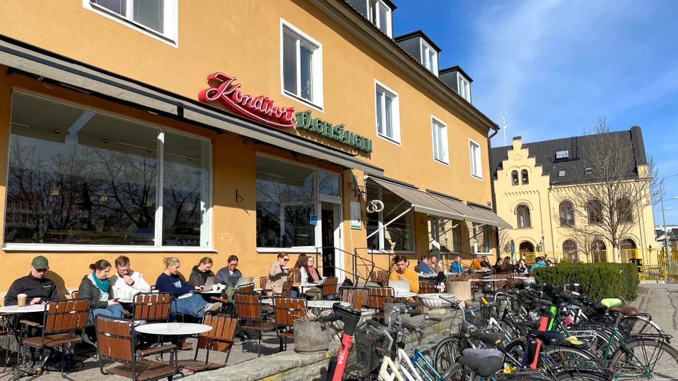 Konditori Fågelsången är en av få ställen som har uteserveringen öppet året om.