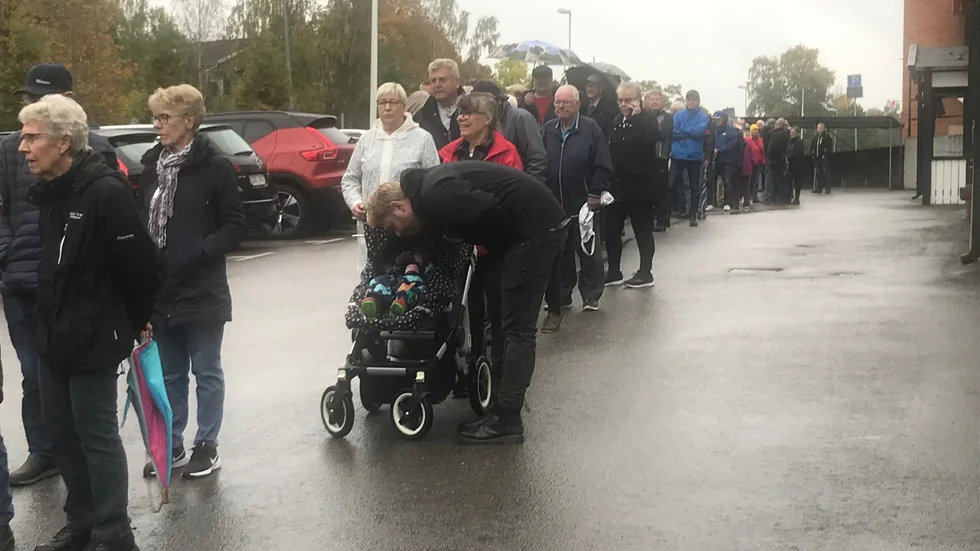 Klockan 16 på tisdagen öppnades dörrarna för köande Boxholmsbor och andra som vill smaka på den nya osten från mejeriet. 