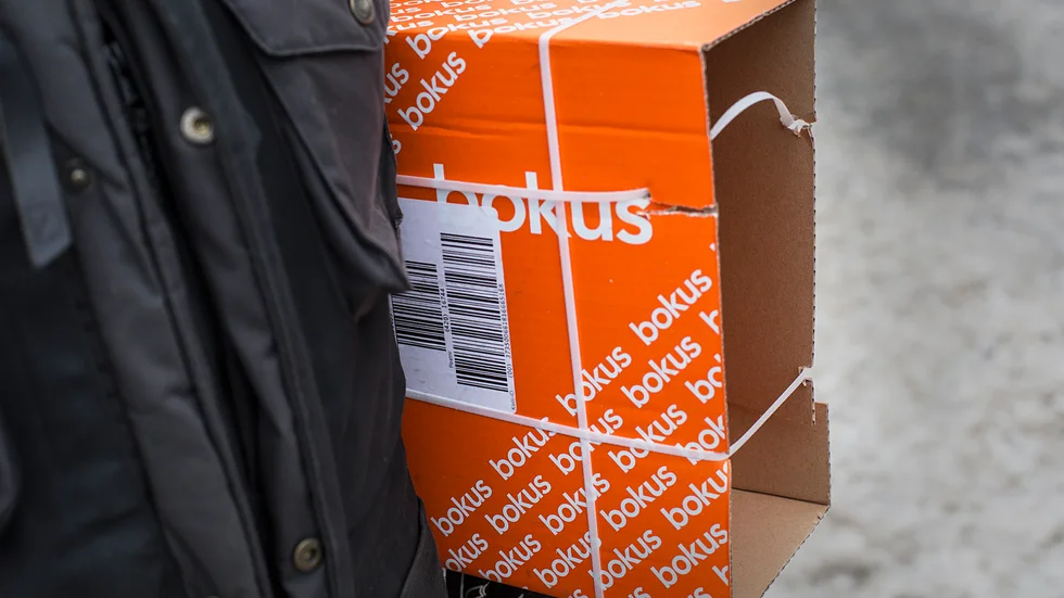 Ett tidningsbud blev bestulet på ett antal paket under natten till fredag. Paketet på bilden har ingenting med stölden att göra.