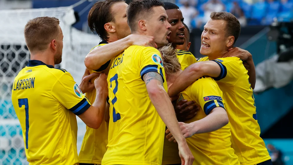 Svenskt jubel efter Emil Forsbergs straffmål mot Slovakien.