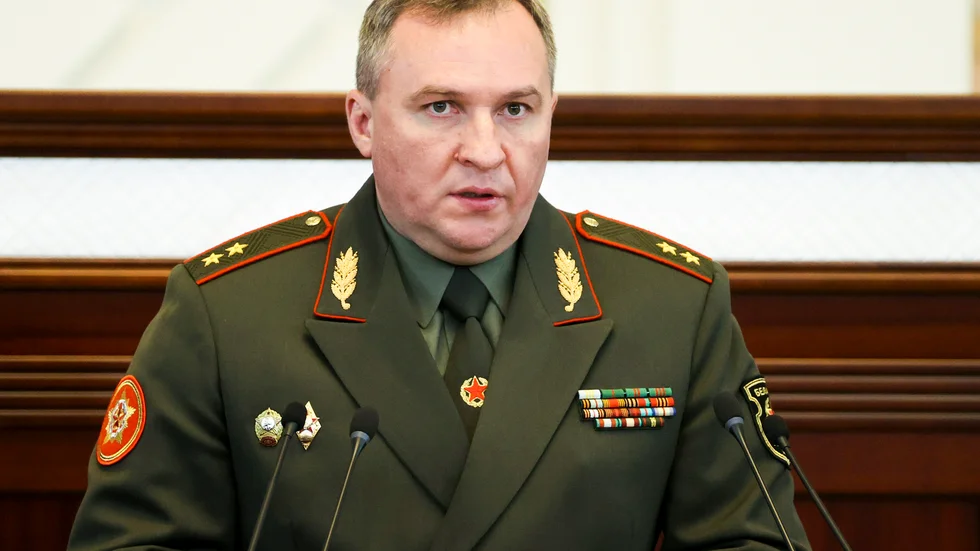 Belarus försvarsminister Viktor Chrenin placeras på EU:s sanktionslista efter nedtvingandet av ett Ryanairplan över Belarus nyligen. Arkivfoto.