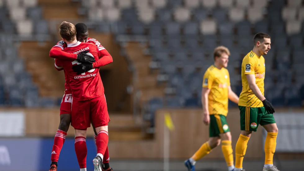 Glädje i Piteå och besvikelse i Dalkurd efter premiären av ettan norra. Hemmalaget tappade en till synes klar seger till oavgjort.