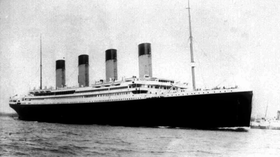 Titanic avseglar – mot undergången. Katastrofen blev så småningom en film. Låt oss nu bara slippa att någon får för sig att att blåsa liv i pandemin på samma sätt genom att producera Den Stora Coronaskildringen, skriver Anna Hörnell.