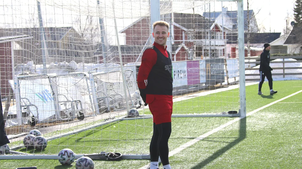 Tre bollar...det är spelmålen som Piteås målvakt Conor O´Keefe släppt in under sina sjutton matcher i PIF-tröjan.
