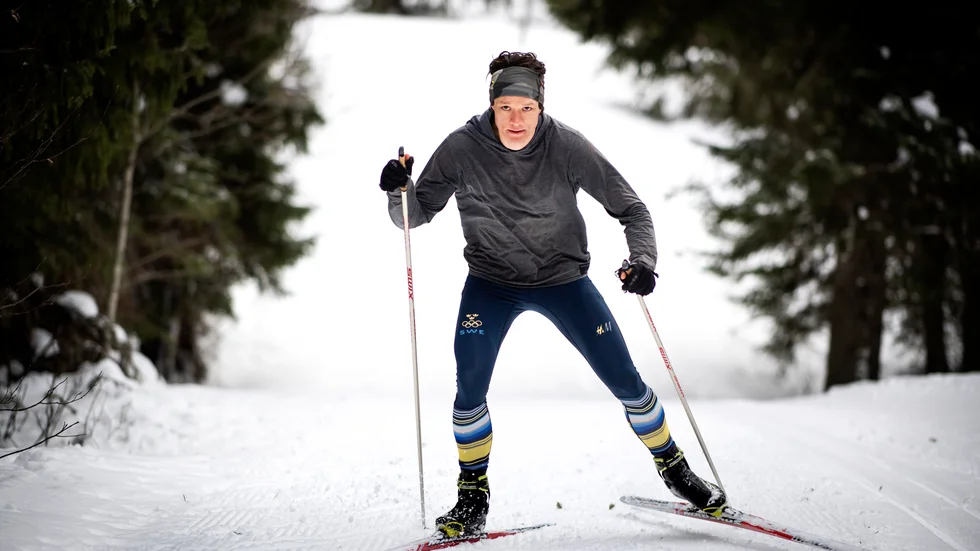 "Min plan är att vara bäst på skridskor genom att åka skidor", säger Nils van der Poel med flåset i halsen.