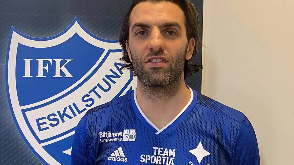 Alexander De Carolis ska lira med IFK Eskilstuna den kommande säsongen i tvåan. 