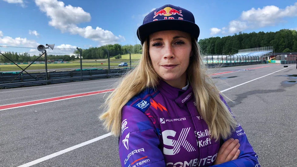 Mikaela Åhlin-Kottulinsky är klar för den ny elbilsserien Extreme E. Arkivbild.