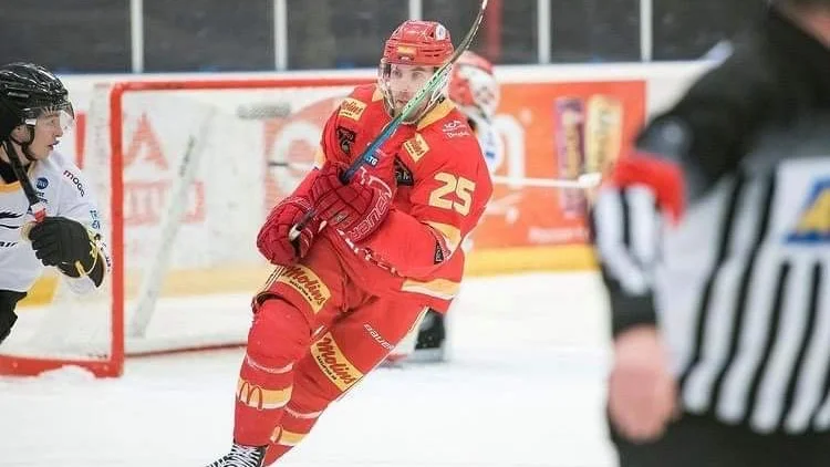 Marcus von der Geest, här i Kalmars tröja, gick i helgen upp i Hockeyettan med Borås HC.