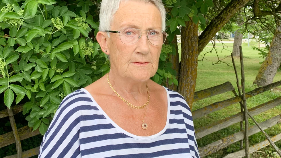 Birgit Kalström från Fårö missade nyligen en bokad tid hos sjukgymnasten sedan färdtjänsten kommit en timme senare än den tid hon bokat. 