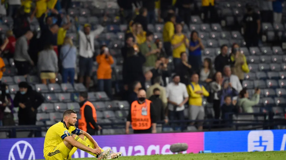Marcus Berg deppar efter förlusten i åttondelsfinalen i fotbolls-EM mot Ukraina.