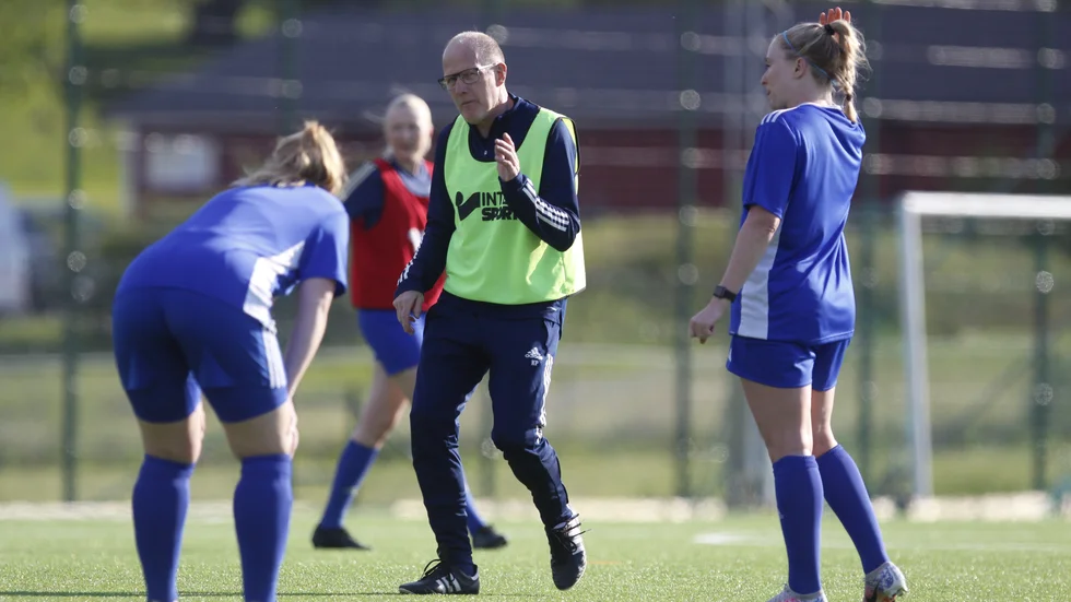 IK Viljans huvudtränare Kjell Pettersson hoppas på en fin arbetsinsats från sitt lag när man under onsdagen möter Sörmlandskollegan IK Tun på bortaplan.