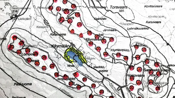 Bild över vattenfalls förslag till att bygga 58 vindkrafterk runt Käymäjärvi.