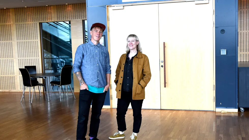 David Jordansson och Sara Pietikäinen, projektledare för arrangemanget Bok & Bild 2021, berättar att man mjukstartar redan den 18 oktober med ett fem dagar långt gratisprogram i Vingen i Luleås stadsbibliotek, innan det större publika arrangemanget den 22-23 oktober på Kulturens hus.