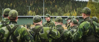 Skridskostjärnan tillbaka på jägarbataljonen – som instruktör: "Stora likheter mellan det militära och det idrottsliga"