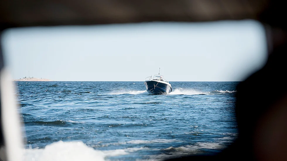 Vackra sommardagar är båttrafiken i skärgården ganska intensivt. 
