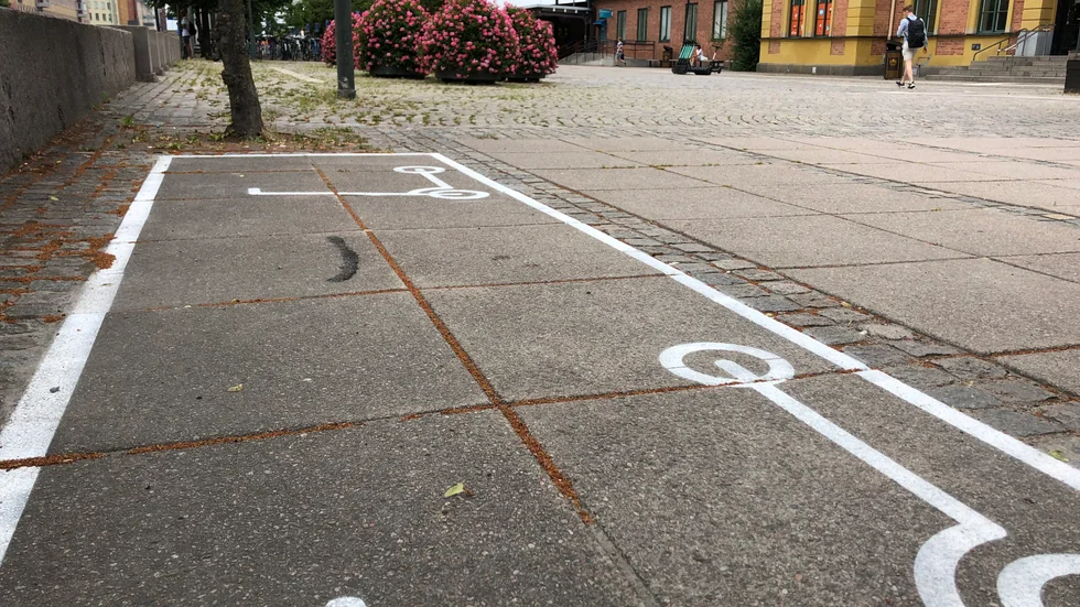 Parkeringsrutorna är utplacerade på olika ställen i stan. Ännu verkar användarna inte nyttja dem fullt ut.