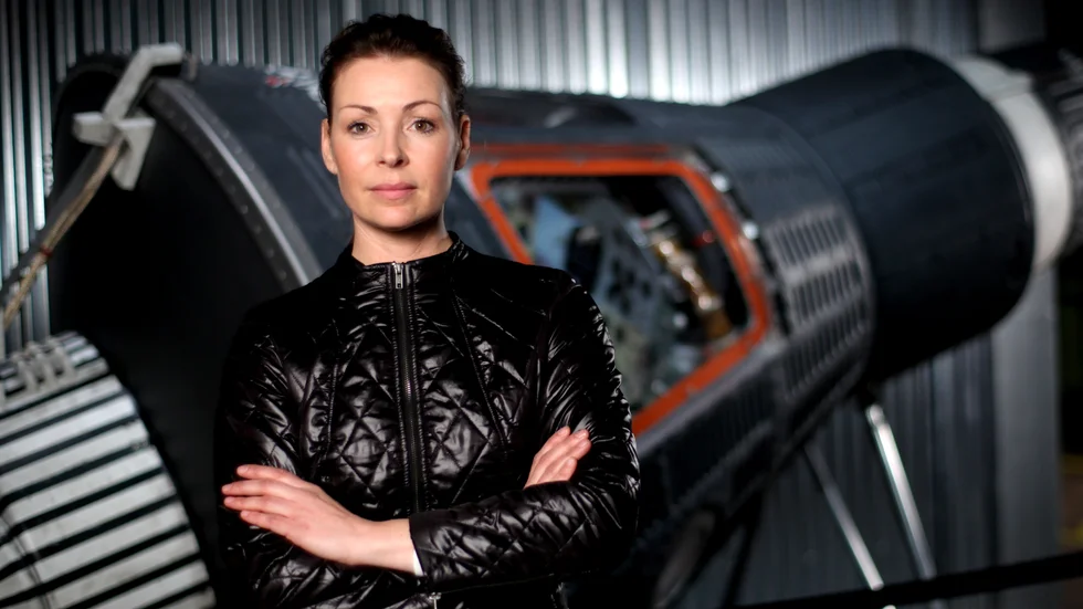 Renata Chlumska, en av få svenskar med en biljett till rymden, har träffat Richard Branson i Mojaveöknen där Virgin Galactics farkoster byggs.