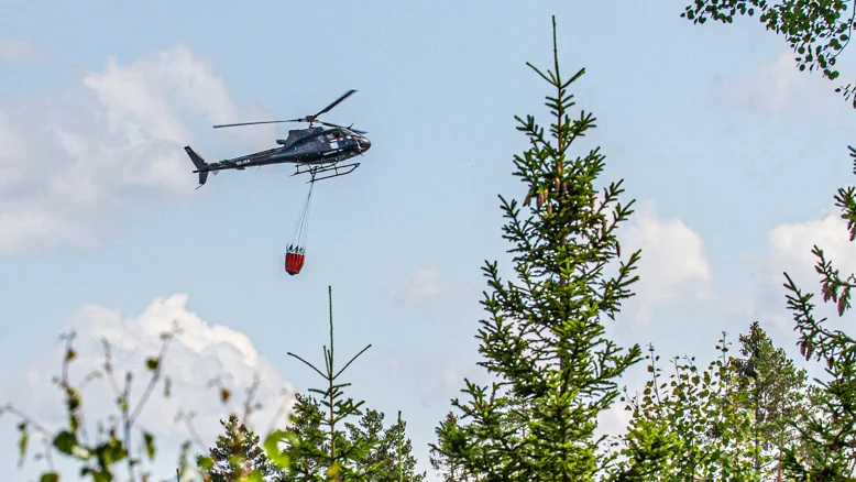 Från och med midsommarafton placerar MSB två helikoptrar i beredskap i Luleå, med anledning av hög risk för skogsbrand. (Arkivbild)