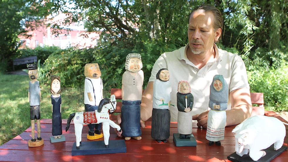 Patrik Bunge-Meyer hämtar inspiration till sina gubbar, gummor och djur från miljön på Fårö. 