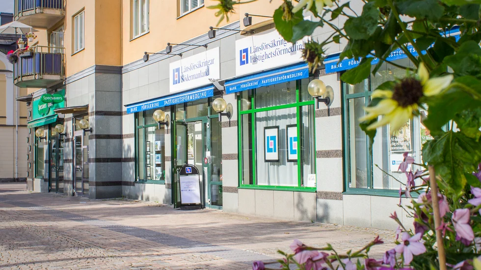 Länsförsäkringars kontor i Katrineholm håller stängt på grund av vattenskada. 
