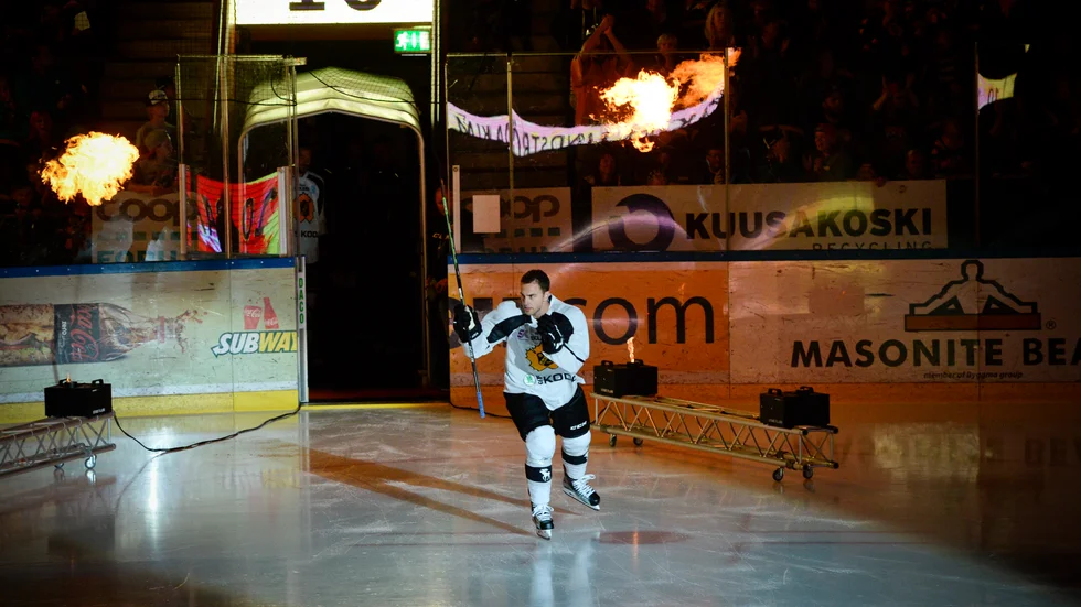 I år blir den en vanlig spelarpresentation för Joakim Lindström och de övriga AIK-spelarna. 