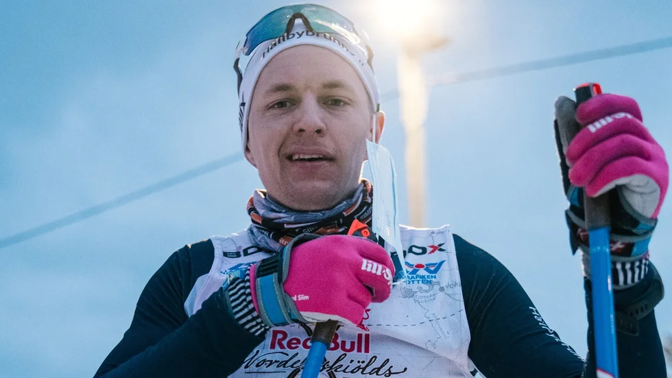 Linus Jansson som tävlar för Hällbybrunn gjorde en stark insats i världens längsta skidlopp.