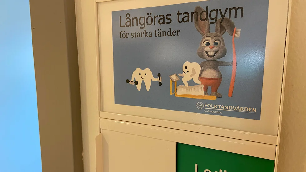 Skillnaderna i tandhälsa i olika områden i länet har gjort att särskilda Tandhus har öppnat i Hageby i Norrköping och Skäggetorp i Linköping.