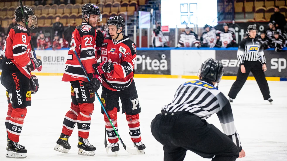 Piteå Hockey ger sig in i DM-spelet igen. I potten ligger en åtråvärd finalplats mot Luleå Hockey.