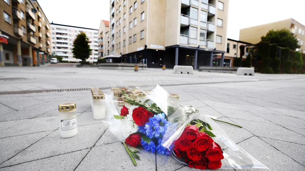 Den 17 september förra året sköts en 16-årig pojke till döds i Nyfors i Eskilstuna. En nu 17-årig pojke åtalades för mord. I dag väntas Eskilstuna tingsrätt meddela dom.