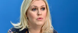 Många bollar i KU för Hallengren om corona