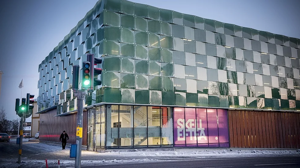 Händelsen inträffade vid parkeringshuset Renen på Viktoriagatan i slutet av maj i år.