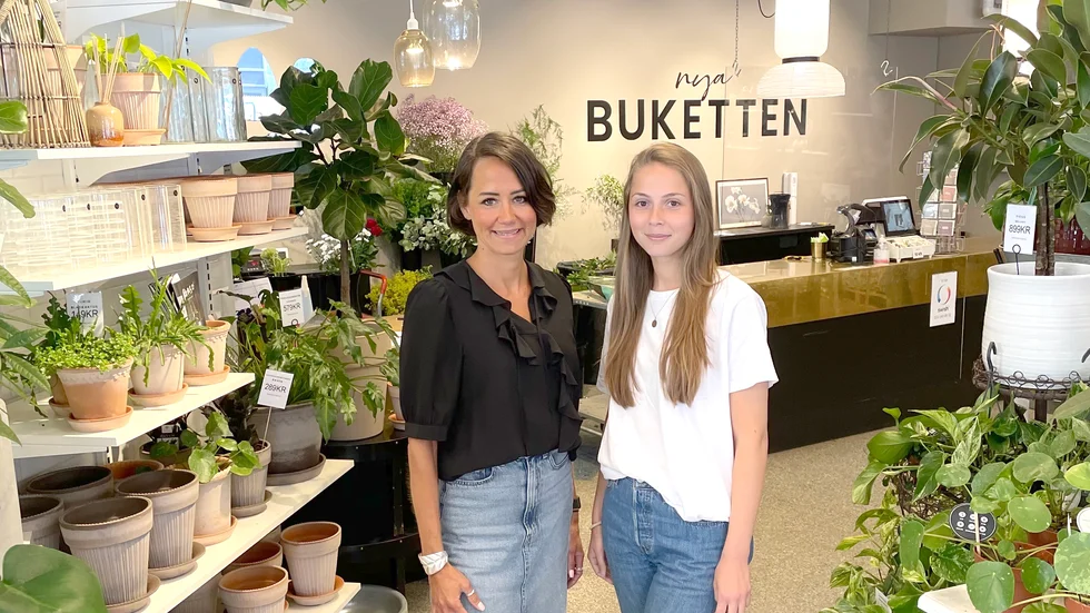 Petra Liuski (t v) tar över Nya Buketten från Ebba Linder den 1 augusti.