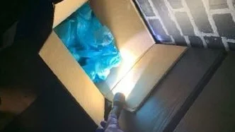 Kilovis med narkotika hittades i bostaden utanför Uppsala vid polisens tillslag i vintras. Två män i 20-årsåldern står inför rätta.