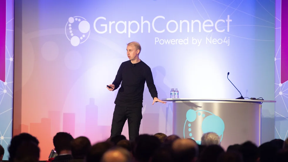 Emil Eifrém, vd och grundare till Neo4j, var en av uppfinnarna till grafdatabasen. Den finns nu i flera olika varianter och möjliggör att exempelvis Google kan ge anpassade shoppingtips på internet. Idag har företaget huvudkontor i Silicon Valley.