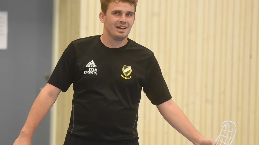 Arvid Borell gjorde fyra mål och sju assist när Rimforsa IF körde över Succé.