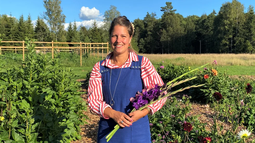 "Du kan ställa vilka frågor du vill om odling. Kanske hur du plockar upp och förvarar dina dahliaknölar, hur du ska plantera dina tulpanlökar, hur du bäddar in dina perenner under vintern eller kanske vill du vinterodla, inga frågor är för dumma", säger Linda Ogebrink.