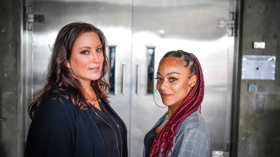 2020 och 2021 års Bennypristagare Lisa Nilsson och Binta Coker.
