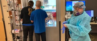 100 000 på sjukhus för covid-19 i USA